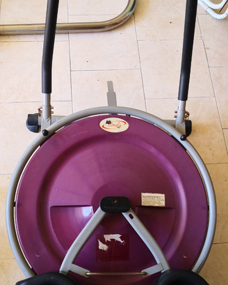 Attrezzo palestra per addominali