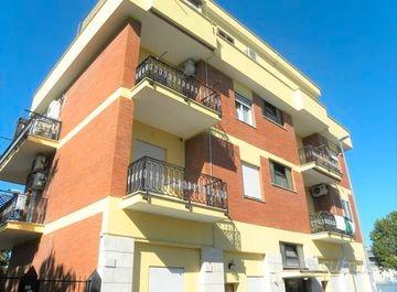 Loft in zona torvaianica / spese comprese