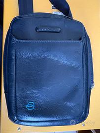 Borsello da uomo in pelle blu Piquadro