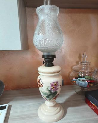Lampada a petrolio vintage in ceramica e vetro