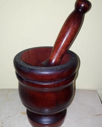 MORTAIO IN LEGNO CON PESTELLO