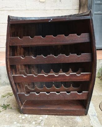 cantinetta portabottiglie realizzato a forma di me