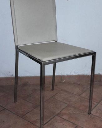 Sedia in pelle ed acciaio