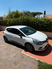 Renault clio IV MOSCHINO ZEN dCi 75