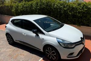 Renault clio IV MOSCHINO ZEN dCi 75