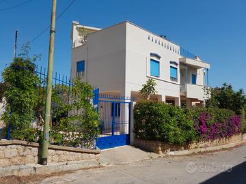 Villa a pochi passi dal mare