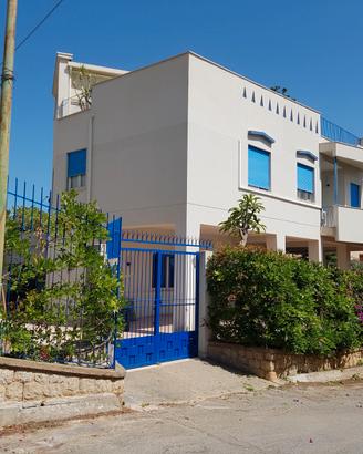 Villa a pochi passi dal mare