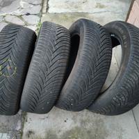 Pneumatici quattro stagioni