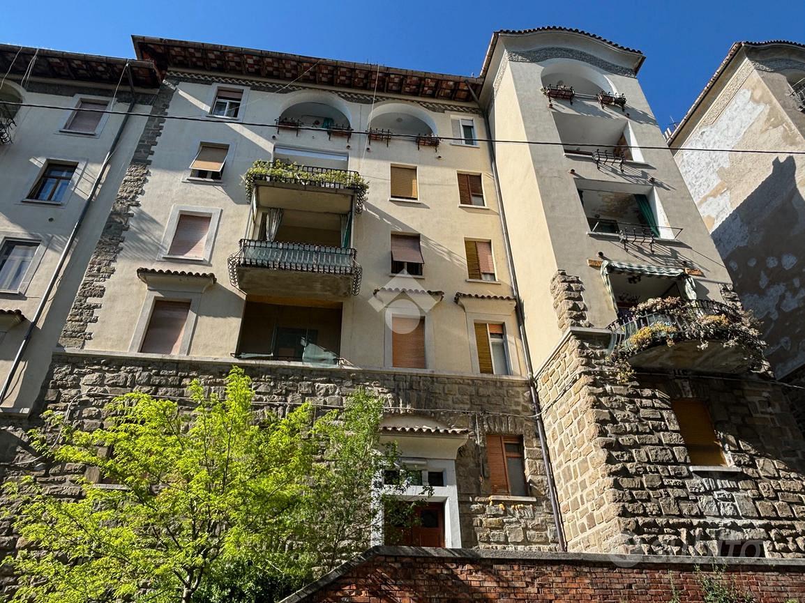 4 LOCALI A TRIESTE