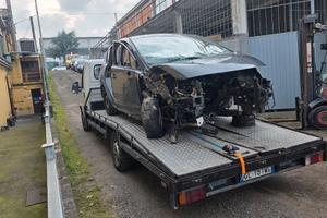 PEZZI DI RICAMBIO E  RITIRO AUTO INCIDENTATE E NON