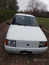 autovettura Y10 fila