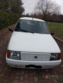autovettura Y10 fila