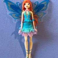 Bambola Winx Bloom Kinder Maxi sorpresa