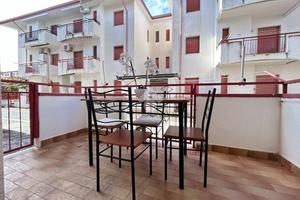 3 LOCALI A SANTA MARIA DEL CEDRO