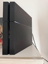 PLAYSTATION 4