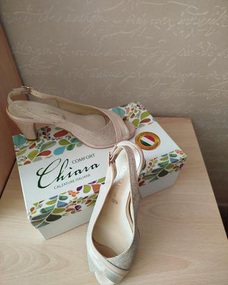 Sandali slingback nude con punta aperta