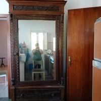 Antiquariato. Armadio antico