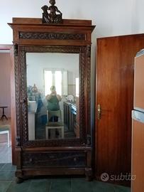 Antiquariato. Armadio antico