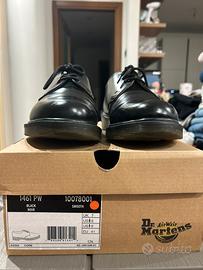 Dr. Martens basse nere