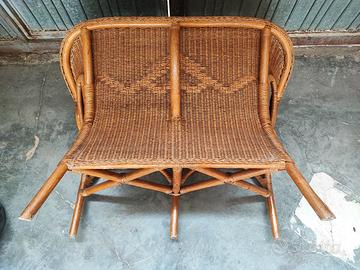 divanetto e poltrone in vimini 