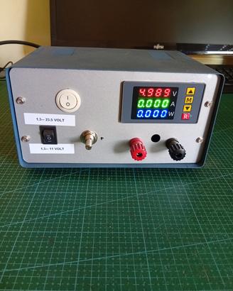 Alimentatore regolabile 