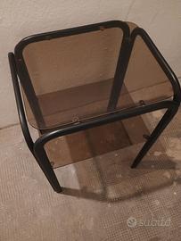 Tavolino in ferro e vetro fumé 