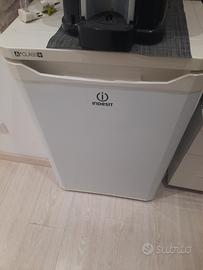 Frigorifero basso indesit