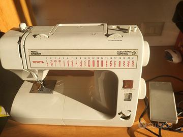 Macchina da cucire toyota