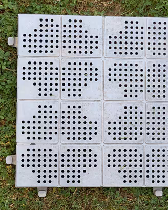 Piastrelle da giardino ad incastro in PVC
