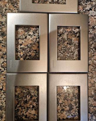 N.5 PLACCHE BTICINO LIVING LIGHT ACCIAIO SATIN