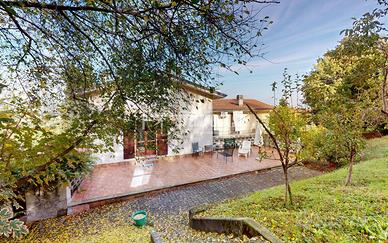 PORZIONE DI CASA CON GIARDINO