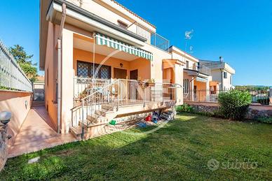 Villa di 200 m² con più di 5 locali a Roma