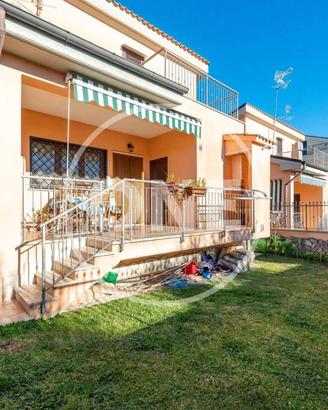 Villa di 200 m² con più di 5 locali a Roma