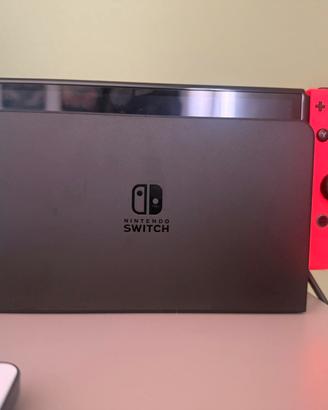 Nintendo switch Oled con gioco Pokemon