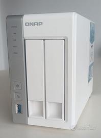 NAS QNAP TS-231P + HD 2 TB  WD RED + BAY VUOTO