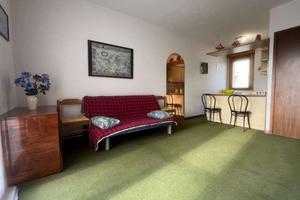 Spazioso monolocale con bella vista sul porto e pi