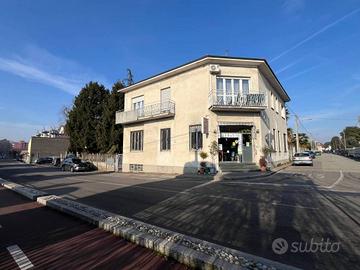 NEGOZIO, APPARTAMENTO E MAGAZZINO
