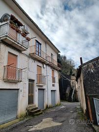 Casa entrata indipendente Con annesse dependance