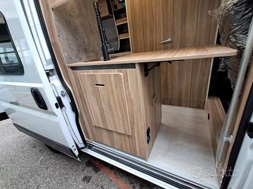 FURGONE E ALLESIMENTO CON OMOLOGAZIONE