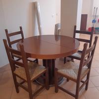 Tavolo da pranzo e 4 sedie