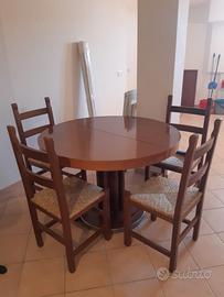 Tavolo da pranzo e 4 sedie