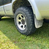 Gomme mud 235/75 r15