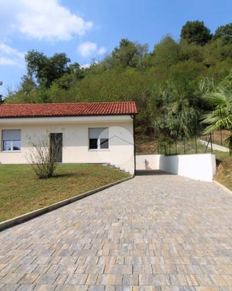 VILLA SINGOLA A SOMMARIVA PERNO