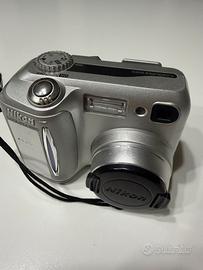 Nikon coolpix  885