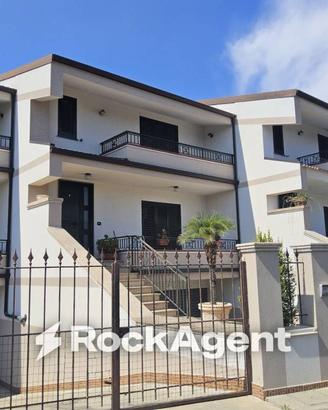 Villetta a schiera di 195 m² con 4 locali e box au