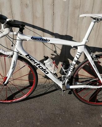 Bici da corsa in crbonio