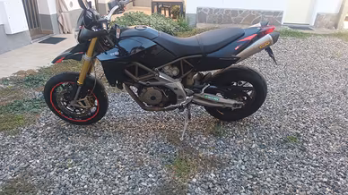 Aprilia dorsoduro 750