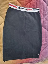 gonne Tommy Jeans XS SOLO 5 euro entrambe