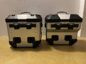 Valige laterali Ducati DesertX