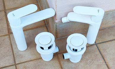 rubinetto bagno e bidet bianco